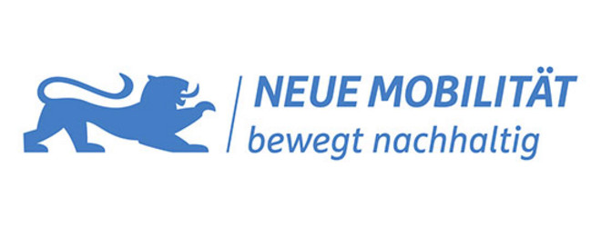 Logo eines blauen Löwen neben dem Schriftzug Neue Mobilität