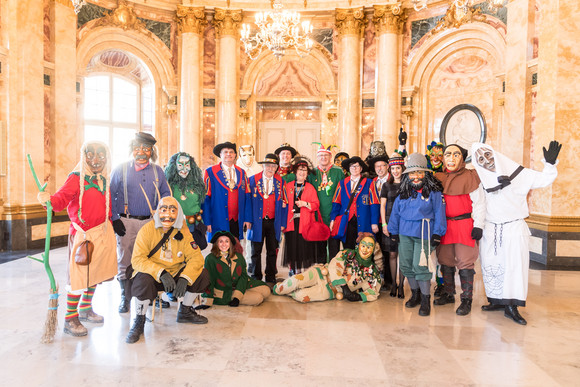 Fastnacht Närrischer Staatsempfang der Landesregierung Gruppenbild mit dem Verband Alb-Bodensee Oberschwäbische Narrenvereine