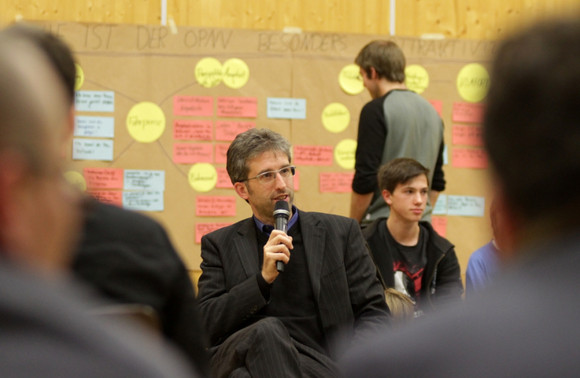 Verkehrspolitik im Dialog mit Jugendlichen am 30. Oktober 2013 in Tübingen (Bild: Andreas Fink)