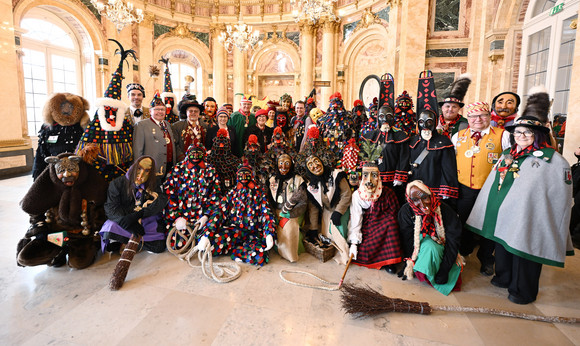 Fastnacht Närrischer Staatsempfang der Landesregierung Gruppenbild mit der Vereinigung Schwäbisch-Alemannischer Narrenzünfte