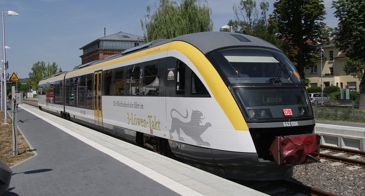Netz 11 Hohenlohe – Franken – Untermain Zug im Landesdesign