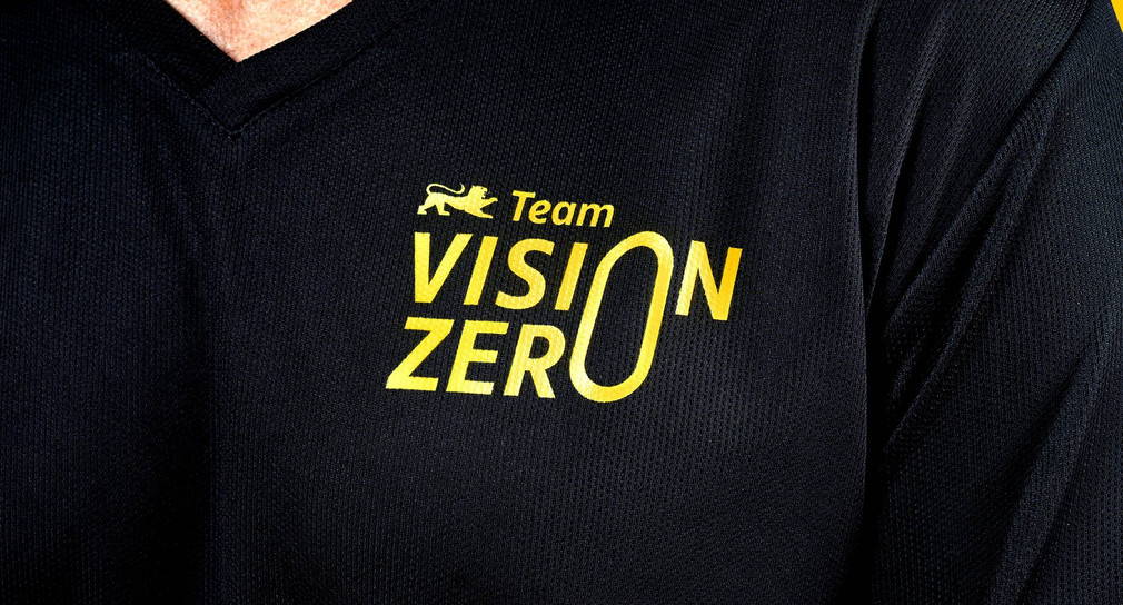 Schwarzes T-Shirt mit dem Logo Aufdruck Team Vision Zero