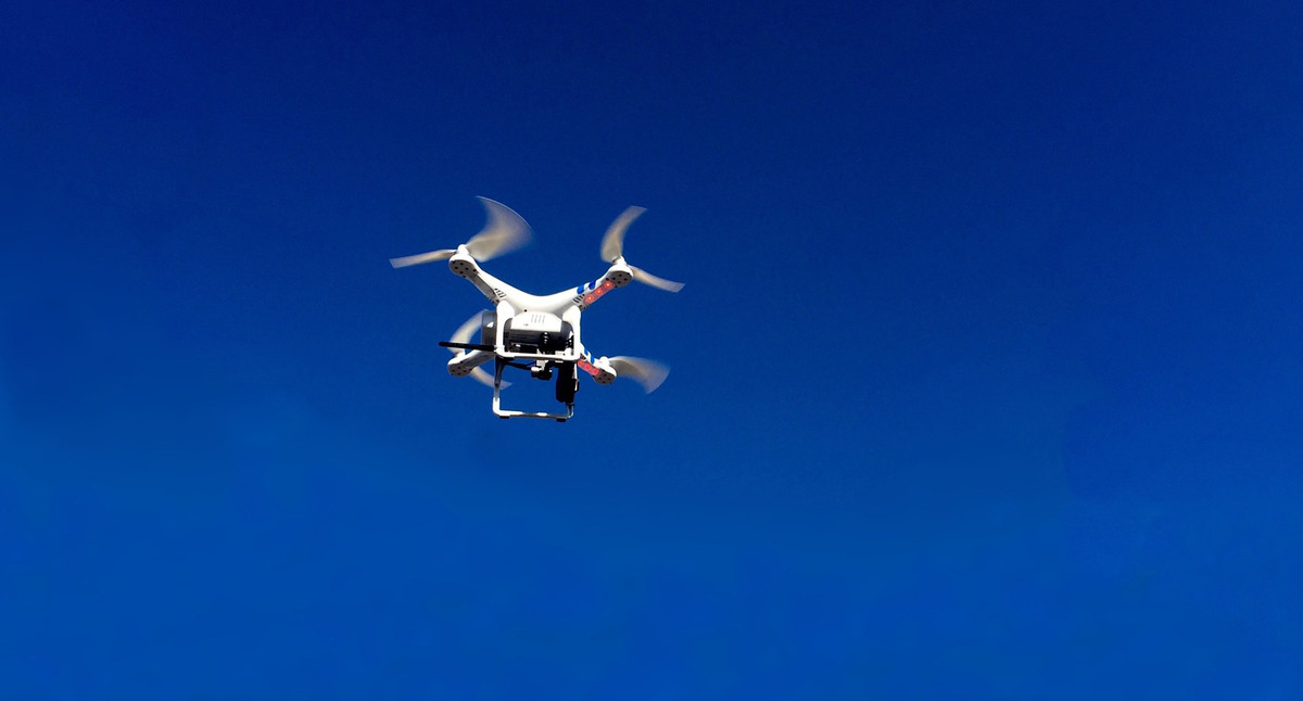 Drohne in der Luft (Bilderquelle: pixabay)