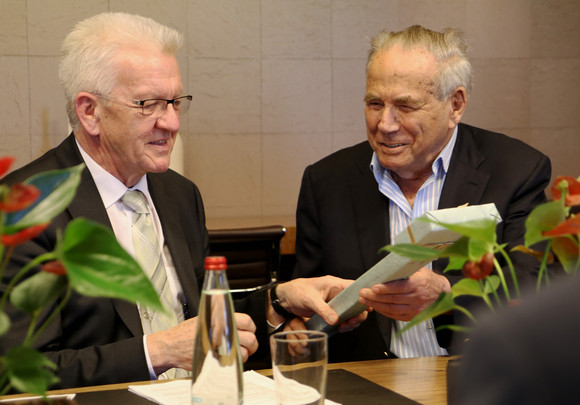 DELEGATIONSREISE Reise nach Israel und in die Palästinensischen Gebiete Ministerpräsident Winfried Kretschmann (l.) und der Unternehmer Stef Wertheimer (r.)