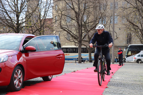 Verkehrssicherheit Initiative „SICHER E-BIKEN „Sicher E-Biken“ – Ministerium fördert kostenlose Fahrsicherheitstrainings für Pedelec-Käufer (Bilderquelle: Hannes Huber Kommunikation)