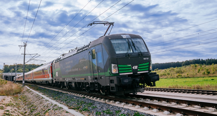 IRE 200 auf der SFS Wendlingen-Ulm. DB Regio mit einem RE auf dem Weg in die Landeshauptstadt.