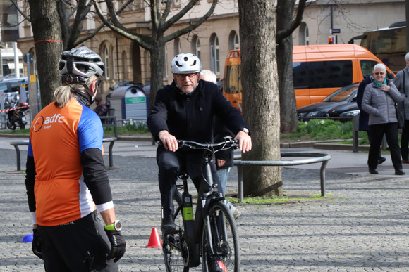 Verkehrssicherheit Initiative „SICHER E-BIKEN „Sicher E-Biken“ – Ministerium fördert kostenlose Fahrsicherheitstrainings für Pedelec-Käufer (Bilderquelle: Hannes Huber Kommunikation)