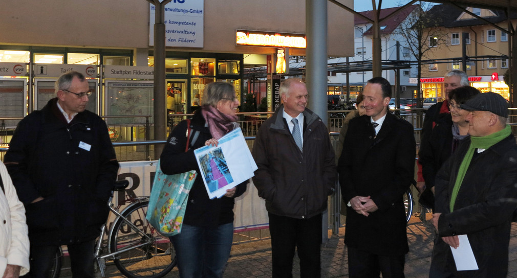 Fußverkehr Verkehrsminister Hermann bei Fußverkehrs-Check in Filderstadt