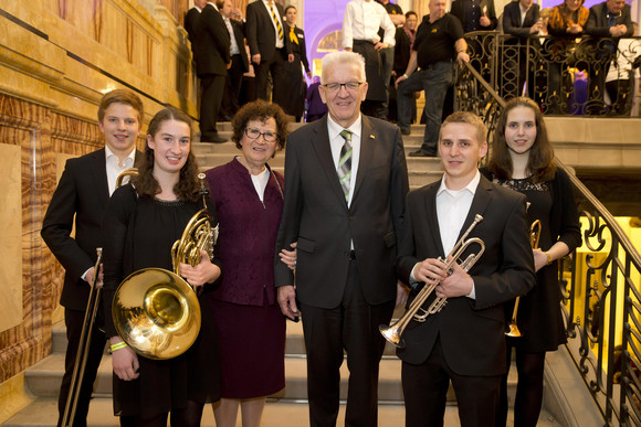 Empfang Neujahrsempfang der Landesregierung Gruppenbild mit Ministerpräsident Winfried Kretschmann (M.) und Ehefrau Gerlinde