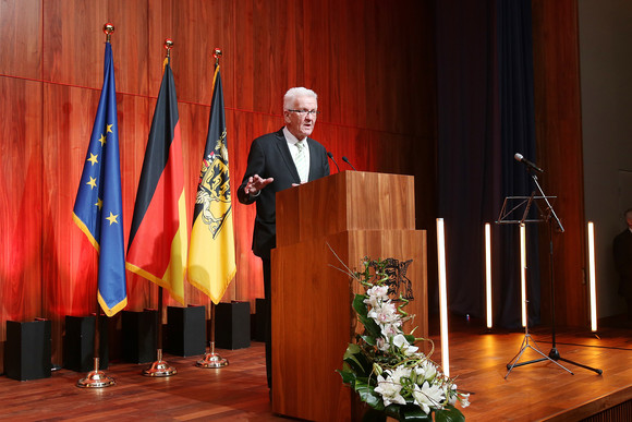 Europa Neujahrsempfang in der Landesvertretung in Brüssel Ministerpräsident Winfried Kretschmann bei seiner Ansprache