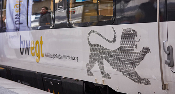 In neuen Zügen komfortabler unterwegs auf der Gäu- und Murrbahn. (Bilderquelle: VM/Beaufort 8 GmbH)