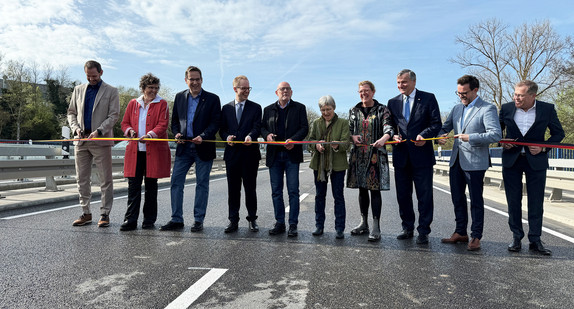 Offizielle Freigabe der neuen Enzbrücke