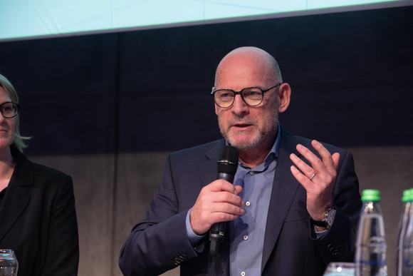 Digitale Mobilität verWEGEner Höhepunkt der Ideenschmiede digitale Mobilität VerWEGEn: Die Ideenkonferenz des Ministeriums für Verkehr BW (Bilderquelle: Christian Hass)