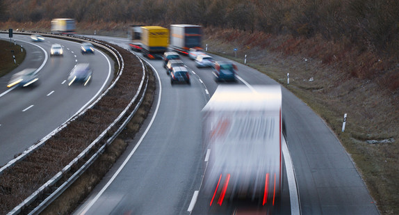 Verkehr auf einer Autobahn. (Bild: Verkehrsministerium Baden-Württemberg)