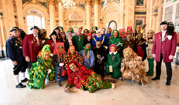 Fastnacht Närrischer Staatsempfang der Landesregierung Gruppenbild mit dem Verband oberrheinischer Narrenzünfte