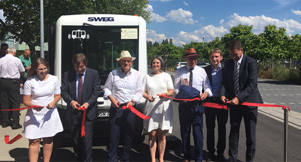ÖPNV Erste autonom fahrende Bus im öffentlichen Straßenverkehr rollt in Lahr