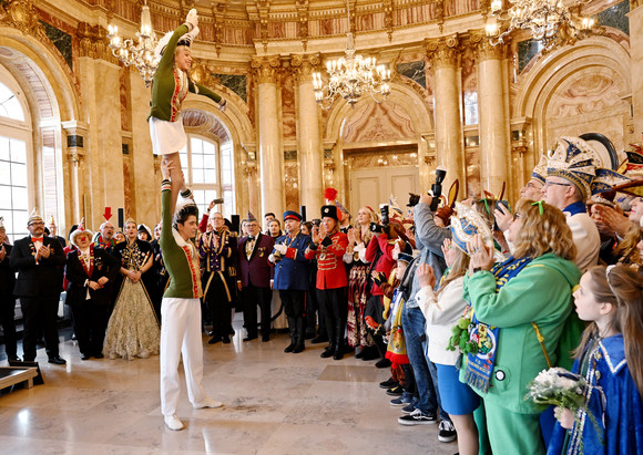 Auftritt eines Tanzpaars der Binswanger Boschurle