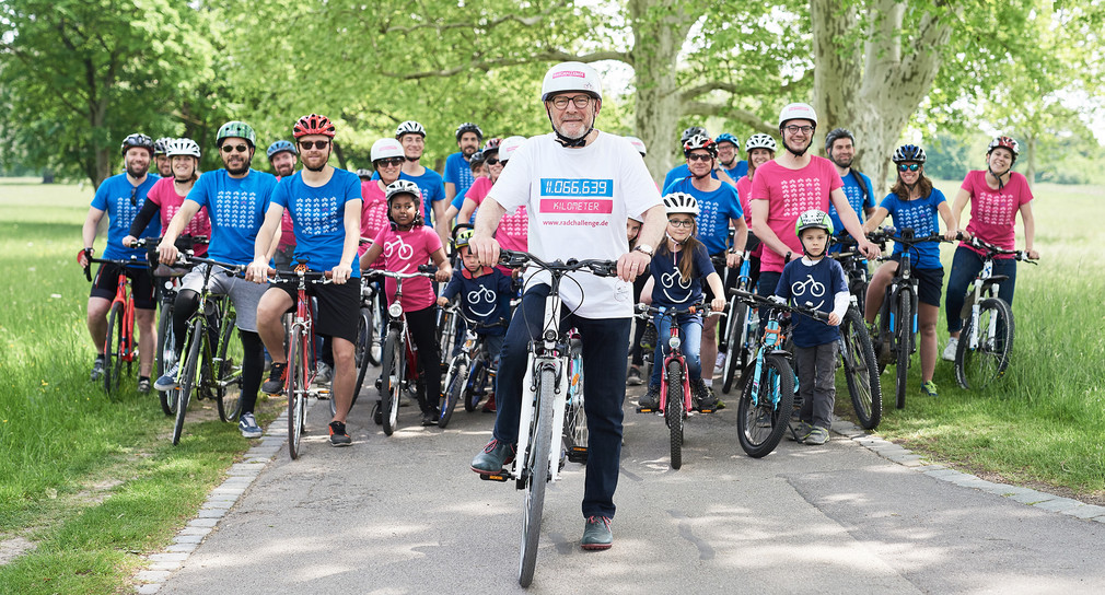 Rad Elf Millionen Kilometer, fünf Monate, ein Team