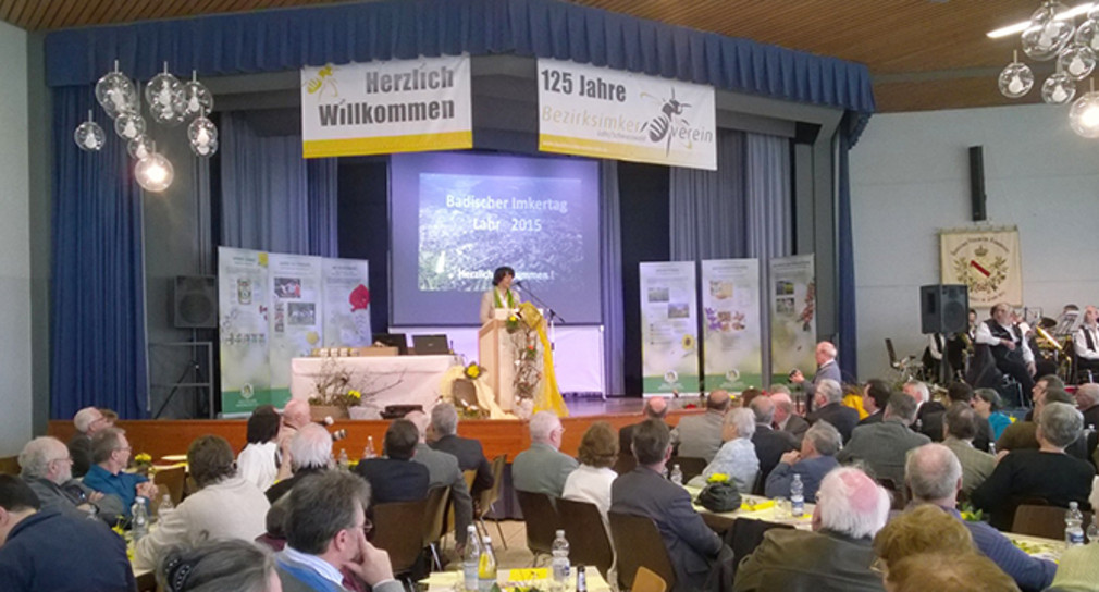 Ehrung Ehrenpräsident Ekkehard Hülsmann mit Gerhard-Weiser-Medaille ausgezeichnet