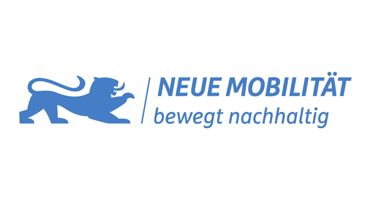 Logo eines blauen Löwen mit dem Text Neue Mobilität bwegt nachhaltig