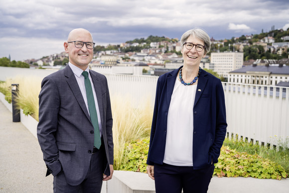 Staatssekretärin Elke Zimmer und Ministerialdirektor Berthold Frieß