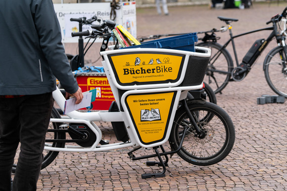 Elektromobilität Größte E-Lastenrad-Flotte 2018 in Stuttgart versammelt Größte E-Lastenrad-Flotte 2018 in Stuttgart versammelt. Bilderquelle: Ministerium für Verkehr BW, Daniel Mühlebach