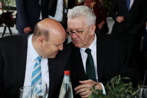 DELEGATIONSREISE Reise nach Israel und in die Palästinensischen Gebiete Ministerpräsident Winfried Kretschmann (r.) und Ohad Cohen (l.), Staatssekretär im israelischen Wirtschaftsministerium