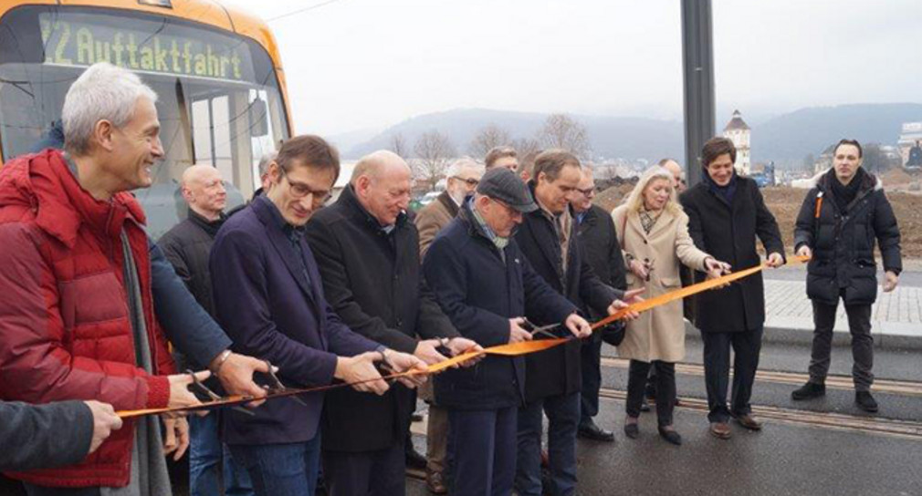 Ab Sonntag, 17. Dezember 2017, rollen die Bahnen auf den neuen Gleisen und stellen eine direkte Verbindung zwischen dem Pfaffengrund, der Bahnstadt und der Heidelberger Innenstadt her.