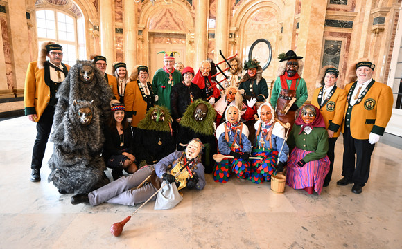Fastnacht Närrischer Staatsempfang der Landesregierung Gruppenbild mit der Schwarzwälder Narrenvereinigung