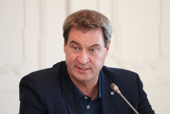 Regierung Gemeinsame Kabinettssitzung der Regierungen von Baden-Württemberg und Bayern Ministerpräsident Dr. Markus Söder bei der Pressekonferenz (Bild: Staatsministerium Baden-Württemberg)