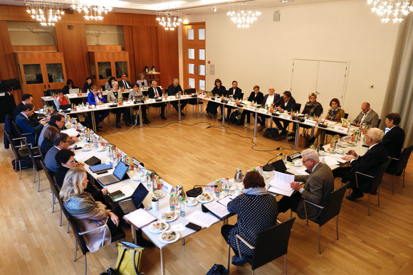 Europa Auswärtige Kabinettssitzung in Brüssel Das Kabinett bei seiner Sitzung in der Landesvertretung in Brüssel.
