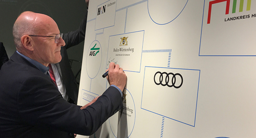 Verkehrsminister Hermann unterzeichnet den Mobilitätspakt für Heilbronn-Neckarsulm.