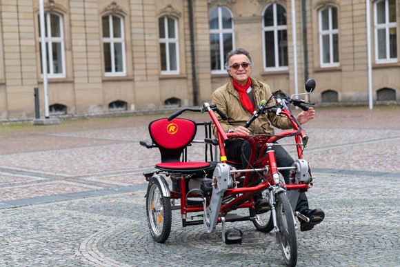 Elektromobilität Größte E-Lastenrad-Flotte 2018 in Stuttgart versammelt Größte E-Lastenrad-Flotte 2018 in Stuttgart versammelt. Bilderquelle: Ministerium für Verkehr BW, Daniel Mühlebach