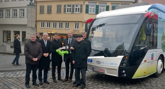 Land fördert vier neue Elektrobusse in Esslingen