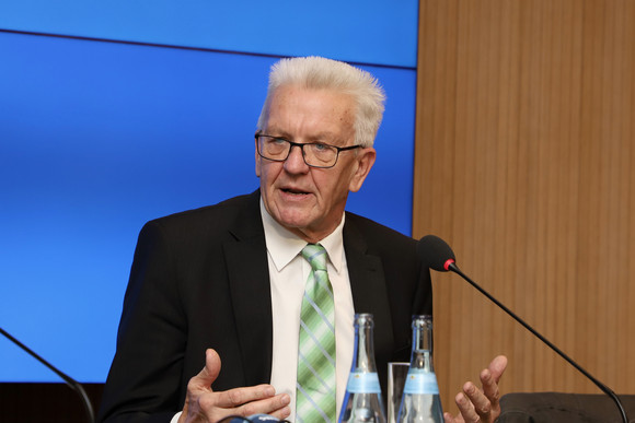 Pressekonferenz Impulse für die Innovationspolitik des Landes Ministerpräsident Winfried Kretschmann (Bild: Staatsministerium Baden-Württemberg)