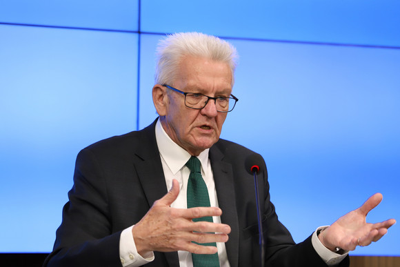 Pressekonferenz Bilanz des Aktionsprogramms Jagst Ministerpräsident Winfried Kretschmann (Bild: Staatsministerium Baden-Württemberg)