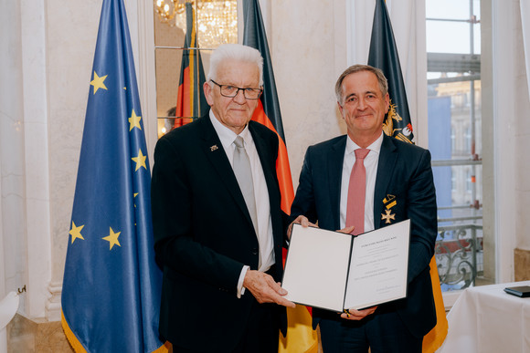 Ministerpräsident Winfried Kretschmann (links) und Dr. Frank Mastiaux (rechts)