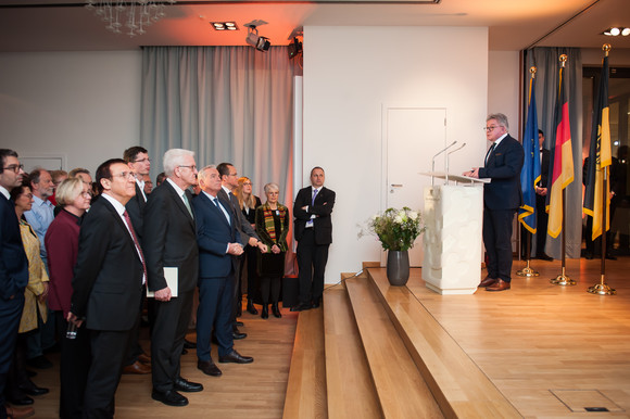 Europa Neujahrsempfang in der Landesvertretung in Brüssel Der Minister der Justiz und für Europa, Guido Wolf (r.) bei seiner Rede vor den Gästen (Bild: © Vertretung des Landes Baden-Württemberg bei der Europäischen Union/FKPH)
