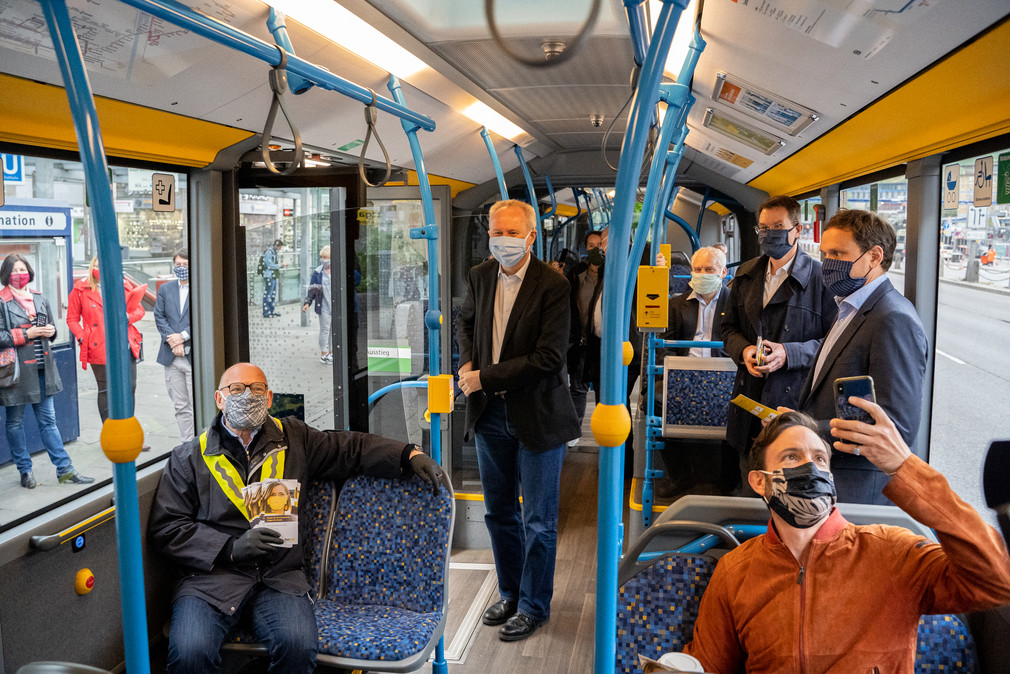 Viele Fahrgäste halten sich an die Maskenpflicht im Nahverkehr (Bild: Verkehrsministerium Baden-Württemberg)