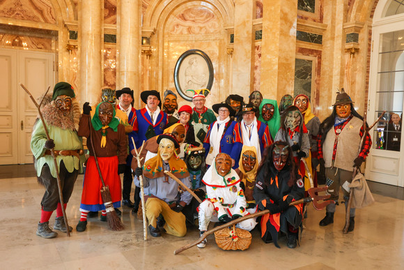 Fastnacht Närrischer Staatsempfang der Landesregierung Gruppenbild mit dem Verband Alb-Bodensee Oberschwäbische Narrenvereine