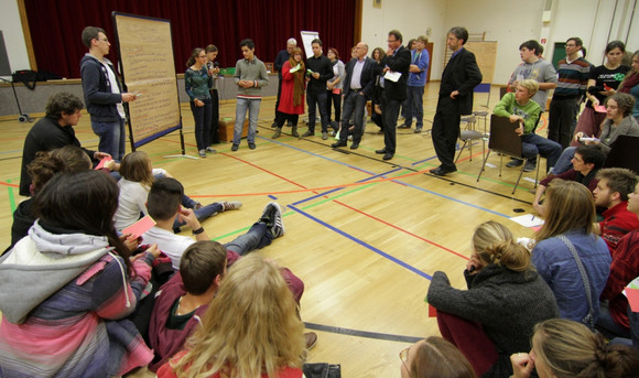 Verkehrspolitik im Dialog mit Jugendlichen am 30. Oktober 2013 in Tübingen (Bild: Andreas Fink)