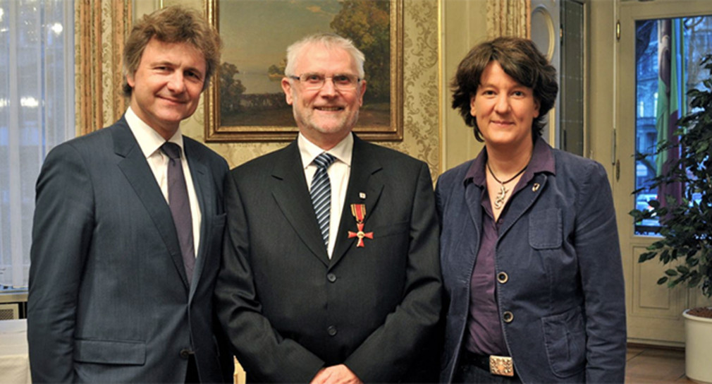 Ehrung Prof. Dr. Lothar Werner aus Karlsruhe mit Verdienstkreuz am Bande ausgezeichnet
