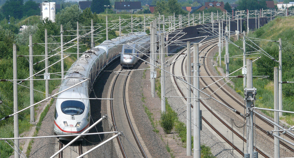 ICE und TGV begegnen sich auf der Rheintalbahn. Quelle: Deutsche Bahn