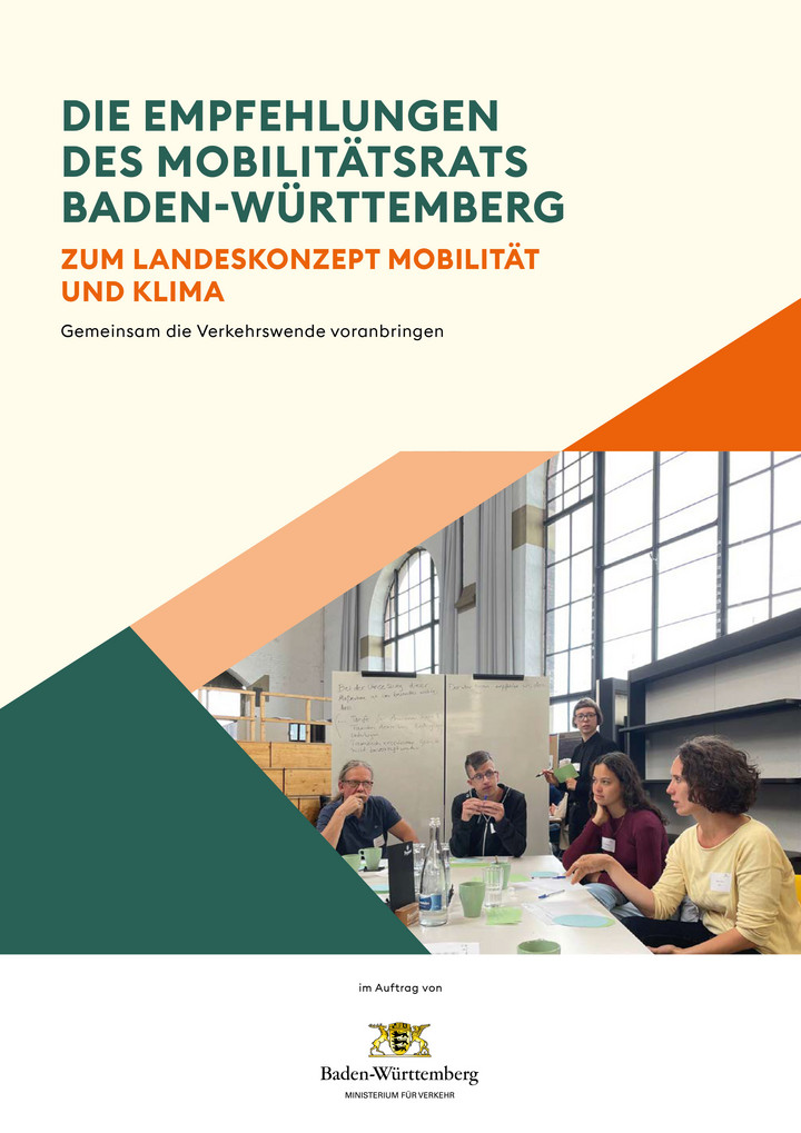 Titelblatt einer Brosch&uuml;re. Menschen sitzen um einen Tisch und diskutieren.
