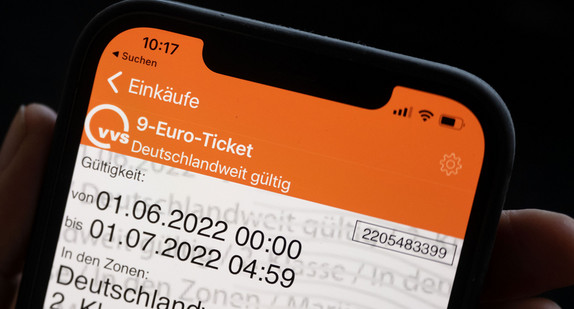 Neun-Euro-Ticket für Juni 2022 als Handyticket des VVS