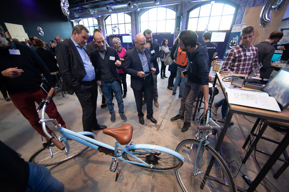 Digitale Mobilität verWEGEner Höhepunkt der Ideenschmiede digitale Mobilität VerWEGEn: Die Ideenkonferenz des Ministeriums für Verkehr BW (Bilderquelle: Christian Hass)