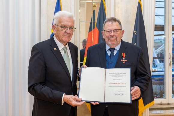 Ministerpräsident Winfried Kretschmann (links) und Kurt Ostwald (rechts)