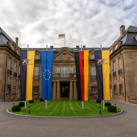 Die Eingangsseite der Villa Reitzenstein in Stuttgart (Bild: Staatsministerium Baden-Württemberg)