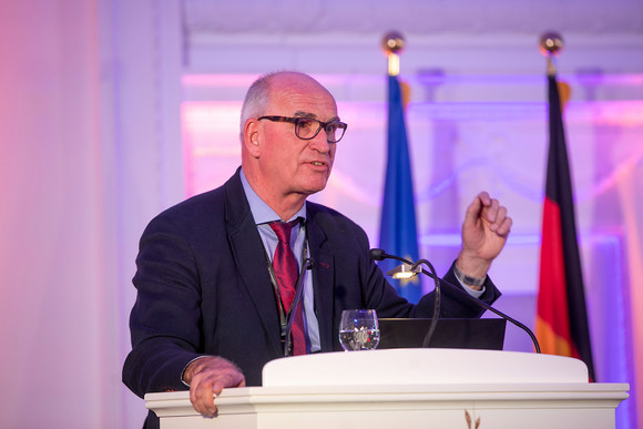 Dialekte Tagung „Daheim schwätzen die Leut'“ Vortrag von Prof. Dr. Hubert Klausmann, Universität Tübingen (Bild: Staatsministerium Baden-Württemberg)