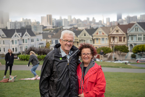 Delegationreise Kretschmann reist nach Kalifornien und Ontario Ministerpräsident Winfried Kretschmann und seine Ehefrau Gerlinde bei einer Stadtführung in San Francisco (Foto: Staatsministerium Baden-Württemberg)